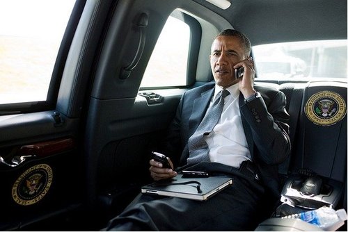 美国总统奥巴马只能用黑莓手机 不准iPhone_八