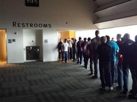 男士 观众/WWDC再现男士厕排队奇观 女观众少得可怜