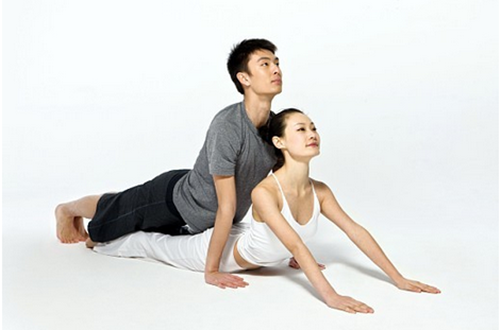 明星双人瑜伽 助性5种好方法
