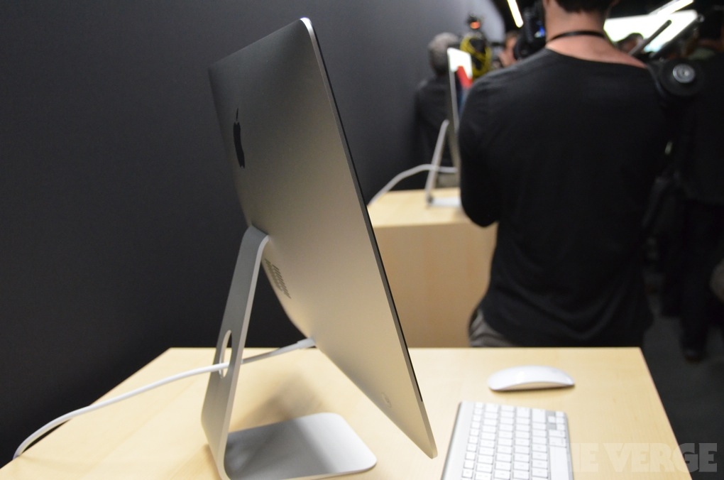 苹果新品发布会一体机 20121024072505941.jpg