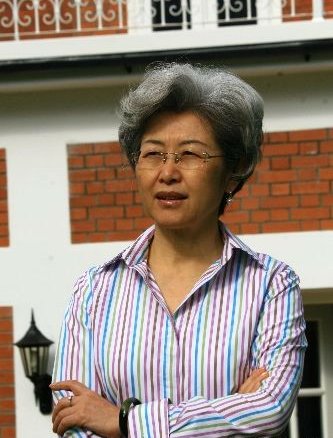 傅莹的魅力人生 丈夫赞她很有女人味