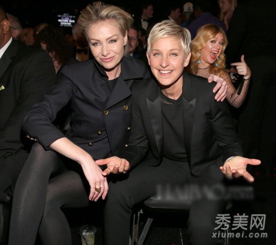 波蒂亞·德羅西 (portia de rossi) &艾倫德傑尼勒斯 (elle 